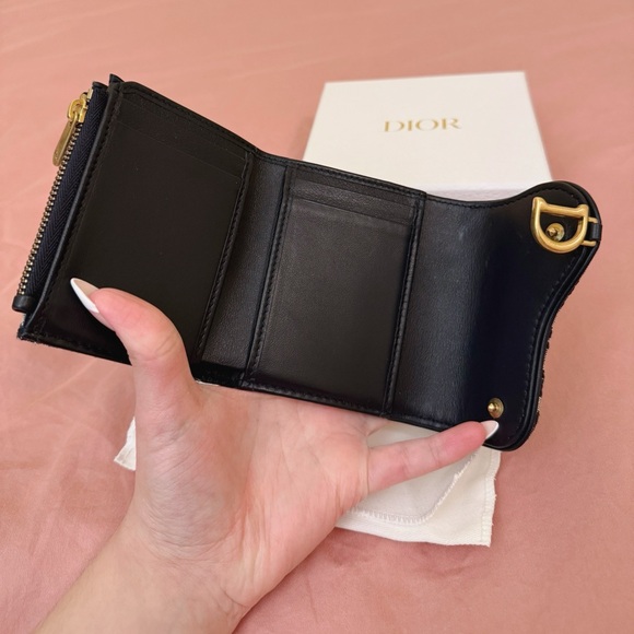 Dior Saddle Lotus Wallet in Blue Dior Oblique Jacquard Canvas Print - Picture 4 of 12